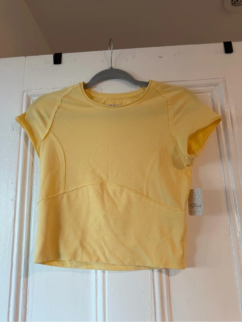 Free people Women’s Yellow Crewneck Short Sleeve Top